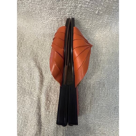 Cole Haan Resort Orange Knotted Top Slip On Leather Sandals Size 7B - Picture 10 of 10